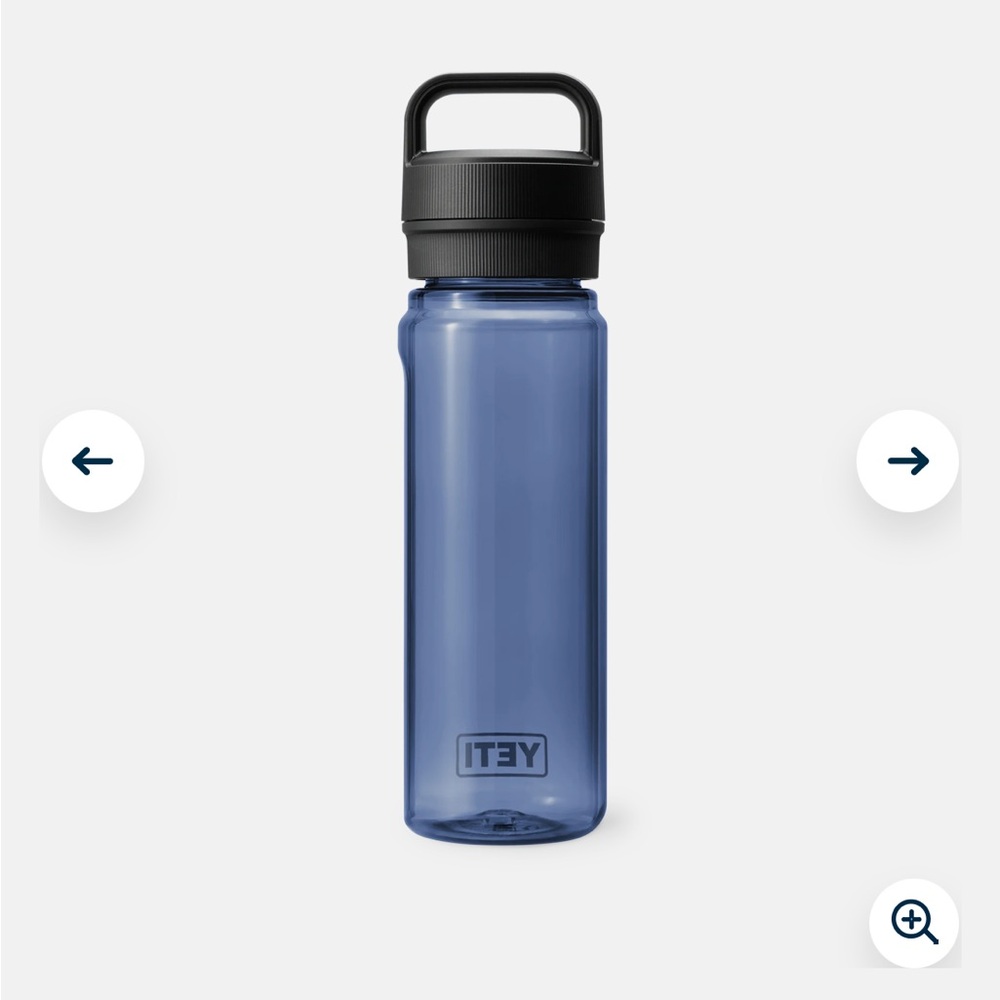 NWOT YETI Yonder Water Bottle - Navy